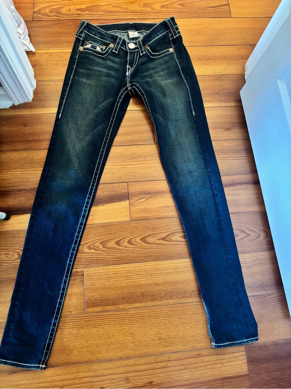 True Religion Rainbow Stella Women's Skinny Jeans with white Contrast Stitching